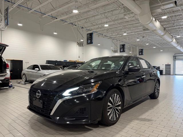 Super Black 2024 Nissan Altima Sedan Front-Wheel Drive Continuously Variable Transmission