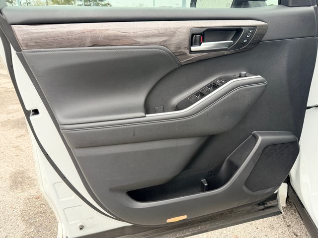 2023 Toyota Highlander Platinum  at Davis Toyota of Orangeburg