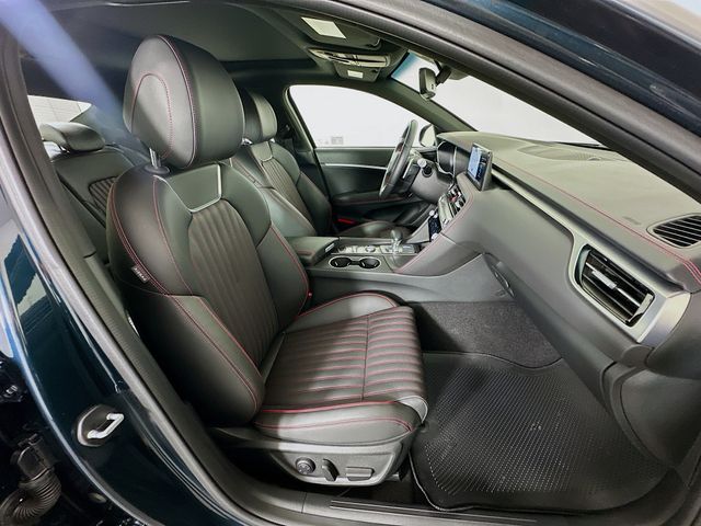 Thumbnail: 2025 Genesis G70 - 29