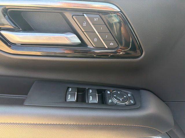 Used 2025 Chevrolet Suburban SUV