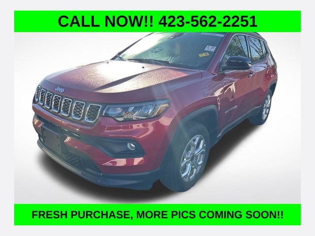 Red Hot Pearlcoat 2025 Jeep Compass Latitude 4WD SUV / Crossover Four-Wheel Drive 8-Speed Automatic