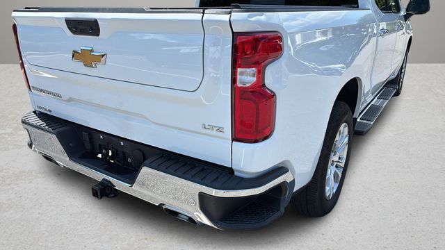 Used 2024 White Chevrolet LTZ image 31