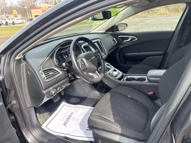 2015 Chrysler 200 - Image 10
