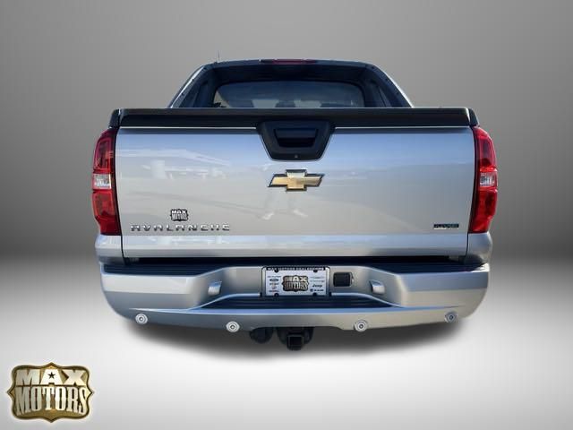 2011 Chevrolet Avalanche 1500 LTZ 9