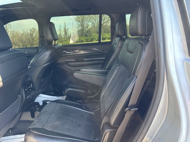 Used 2023 Silver Jeep Altitude image 16