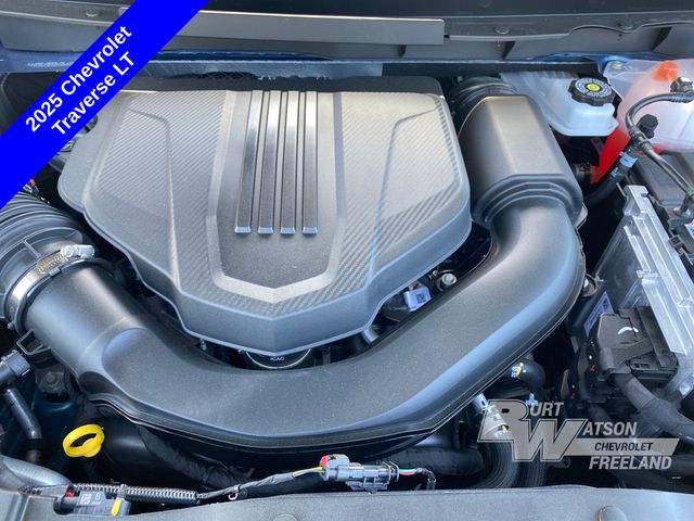 2025 Chevrolet Traverse LT photo
