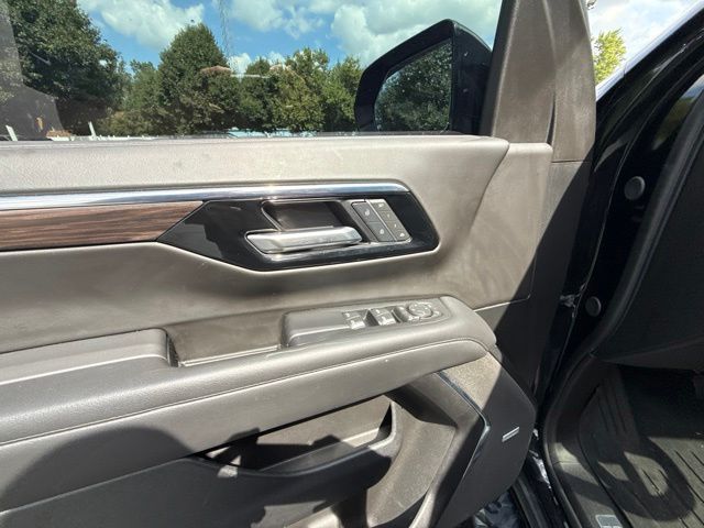Used 2025 Chevrolet Suburban SUV