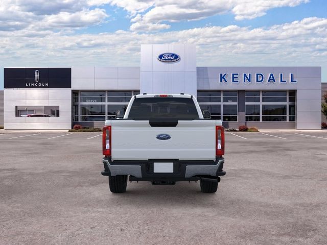 New 2026 Oxford White Ford XLT image 5