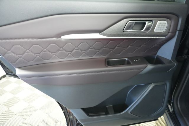 New 2026 Black Ford Platinum image 23