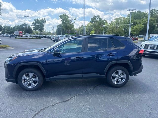 2025 Toyota RAV4 XLE - Photo 10