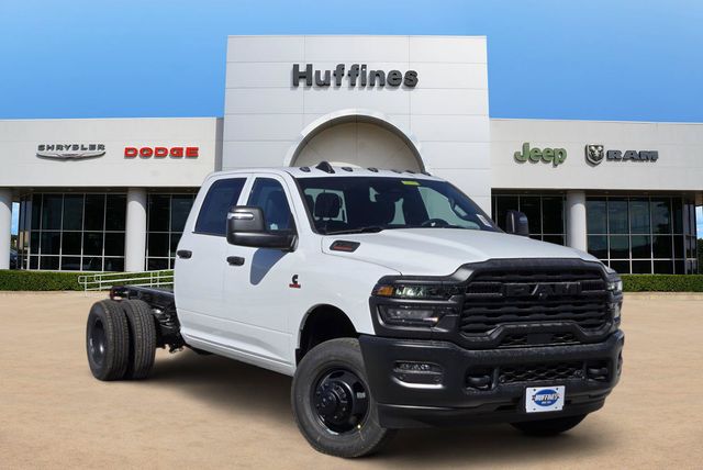 Bright White Clearcoat 2026 RAM 3500 Chassis Pickup Truck Four-Wheel Drive 8-Speed Automatic