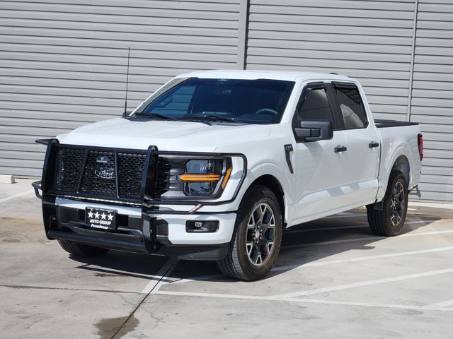 View vehicle photo 4