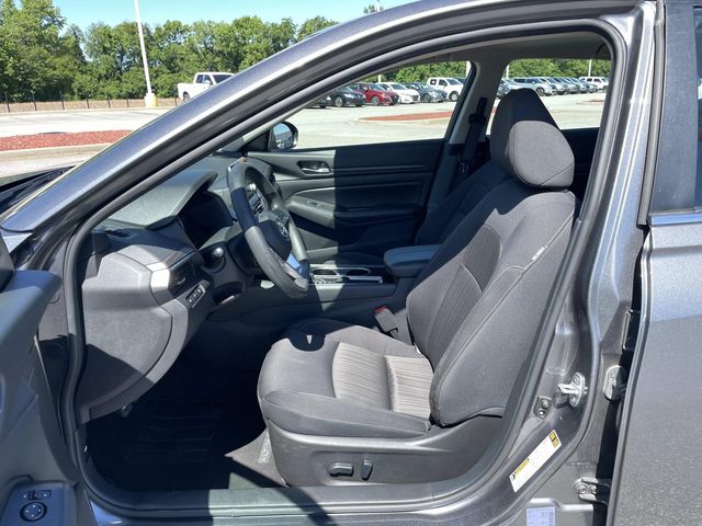 Used 2024 Gray Nissan 2.5 SV image 13