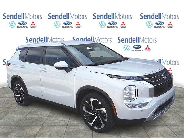 White Diamond 2023 Mitsubishi Outlander SE S-AWC SUV / Crossover All-Wheel Drive Continuously Variable Transmission