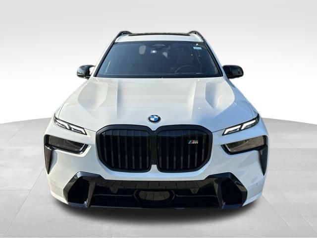 2025 BMW X7 M60i 2