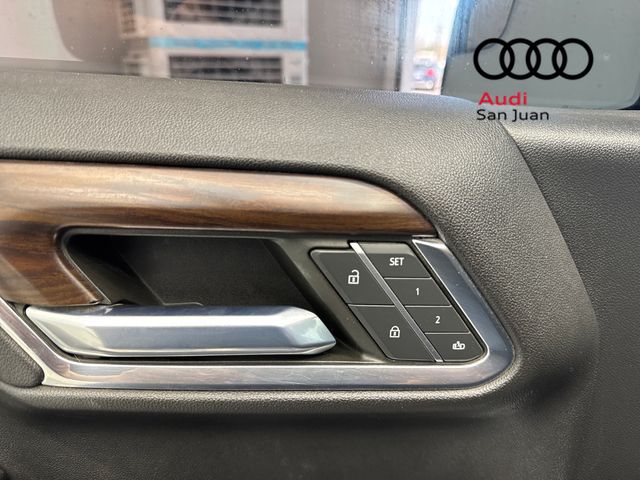 Used 2022 White GMC SLT image 27