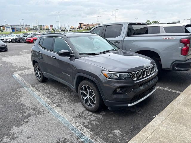 Baltic Gray Metallic Clearcoat 2024 Jeep Compass SUV / Crossover Four-Wheel Drive 8-Speed Automatic