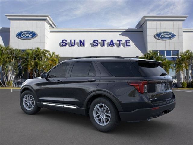 2025 Ford Explorer Active photo