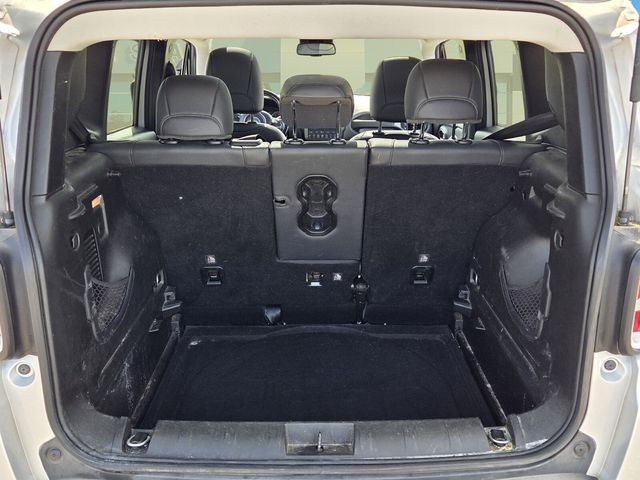 Used 2018 Silver Jeep Limited image 7