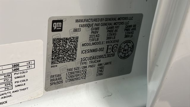Used 2024 Summit White Chevrolet WT image 28