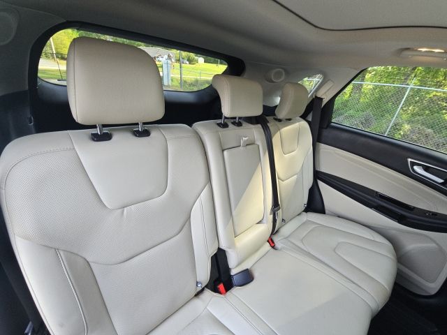 2019 Ford Edge Titanium:45449B