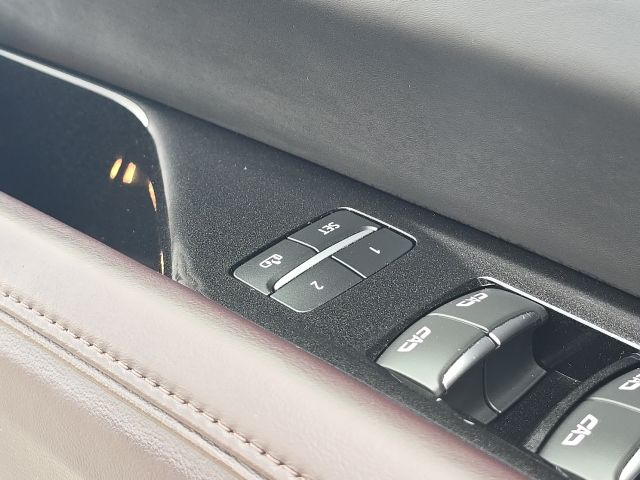 2021 Cadillac Escalade Sport Platinum:C02489