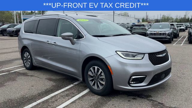 Used 2021 Chrysler Pacifica Hybrid For Sale in Livonia, MI
