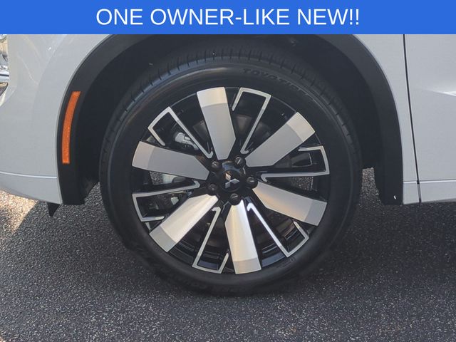 Used 2025 White Mitsubishi SEL image 10