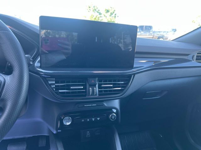 2025 Ford Escape Hybrid ST-Line Select - Silver Metallic exterior view 15