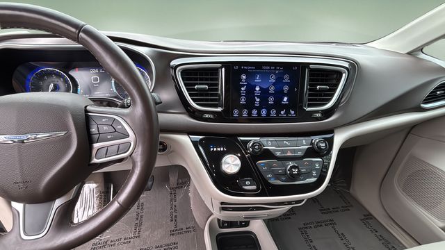 Used 2017 Gray Chrysler Touring L Plus image 11