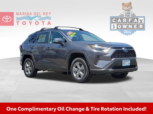 2022 Toyota RAV4 Hybrid XLE photo