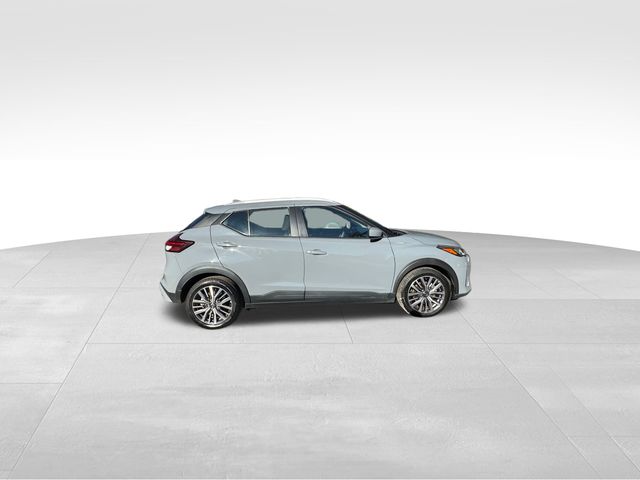 2021 Nissan Kicks SV 11