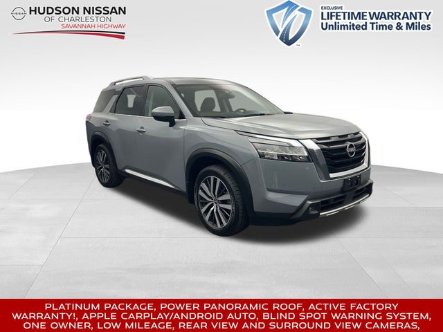 2022 Boulder Gray Pearl Nissan Pathfinder Platinum SUV
