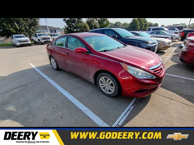 Venetian Red Metallic 2011 Hyundai Sonata Sedan Front-Wheel Drive 6-Speed Automatic