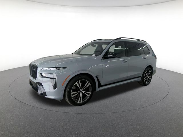 2025 BMW X7 M60i AWD