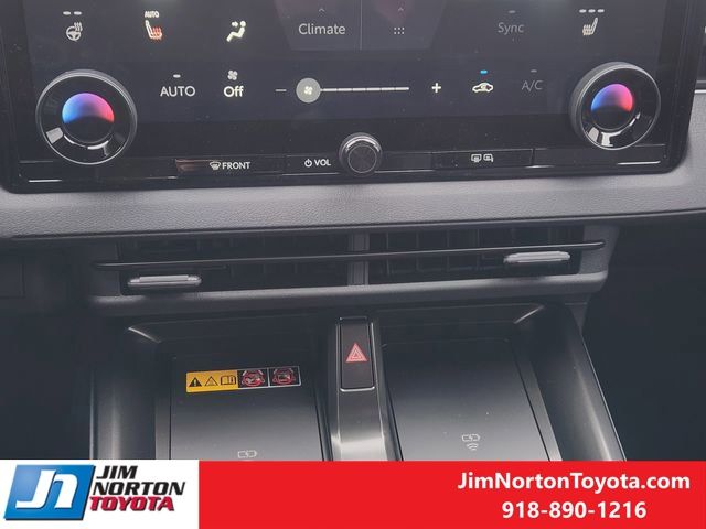 2026 Toyota bZ XLE - Photo 17