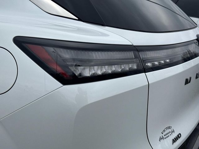 New 2026 White Nissan SL image 12