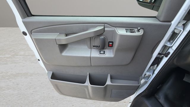 Used 2025 White GMC Work Van image 20