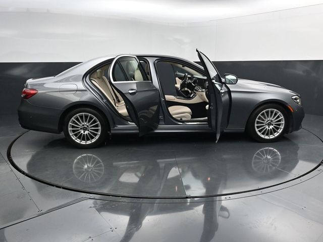 Used 2023  Mercedes-Benz E 350 image 32