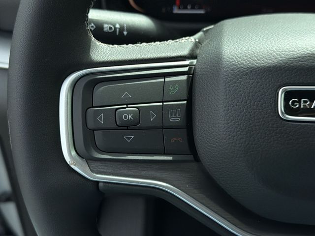 New 2026 Silver-Zynith Exterior Paint Jeep Limited Altitude image 27