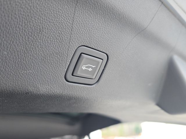 2023 Chevrolet Suburban Premier:44911A