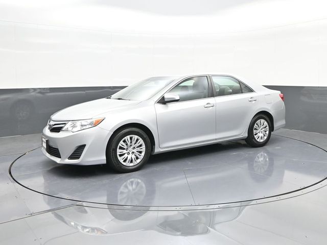 Classic Silver Metallic 2014 Toyota Camry Sedan Front-Wheel Drive 6-Speed Automatic