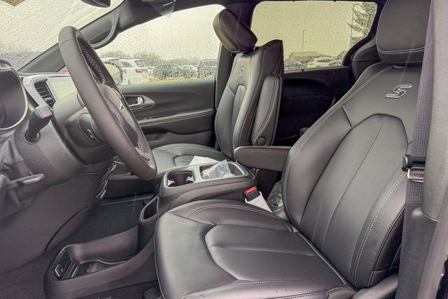 new 2026 Chrysler Pacifica car, priced at $47,180
