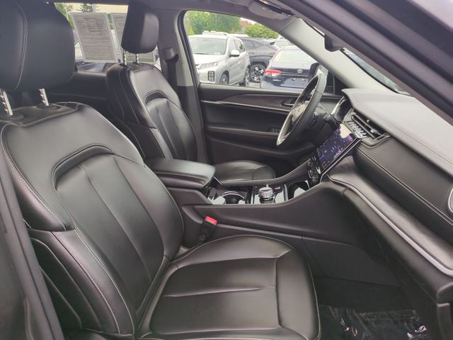 used 2023 Jeep Grand Cherokee car, priced at $28,990