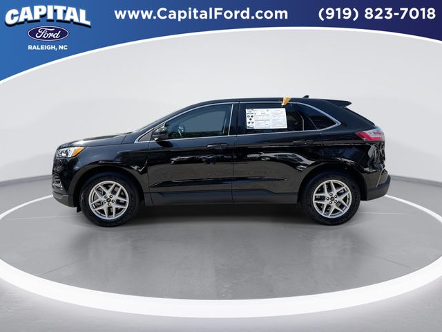 Used 2023 Black Ford SEL image 5