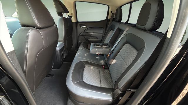 Used 2022 Black Chevrolet Z71 image 19
