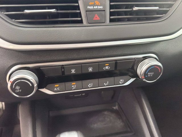 Used 2025 Nissan Altima Sedan