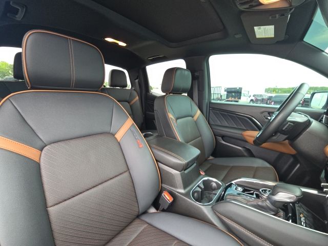 2024 GMC Canyon AT4:C02670