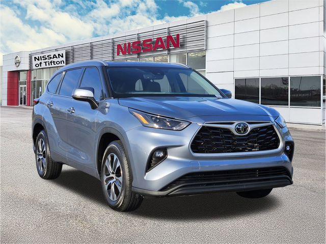 2022 Toyota Highlander XLE's photo