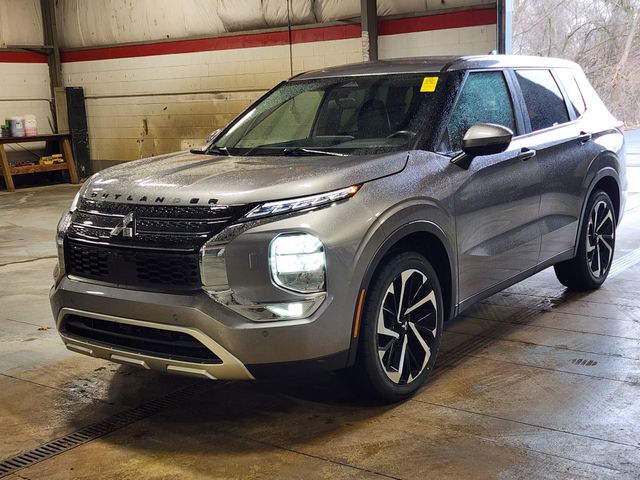 Gray 2022 Mitsubishi Outlander SE S-AWC SUV / Crossover All-Wheel Drive Continuously Variable Transmission